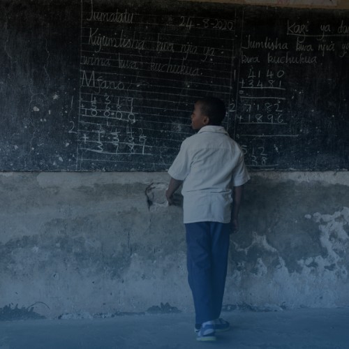 Educação Precária: Falta de Recursos ou Má Gestão?