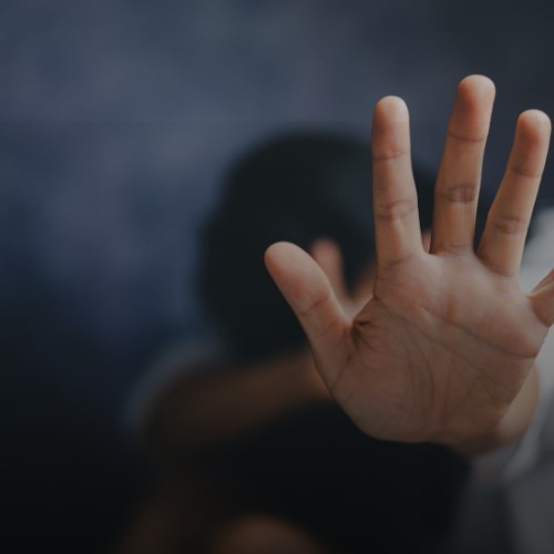 A Lei Existe, Mas Não Funciona: Mulheres Seguem Presas ao Ciclo da Violência